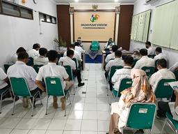 All Banjarnegara Regency BPS Employees Hold Service Meetings in April 2022