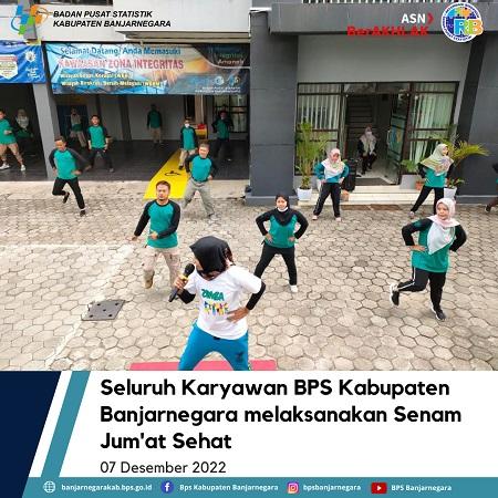 Seluruh Karyawan BPS Kabupaten Banjarnegara melaksanakan Senam Jum'at Sehat 7 Januari 2022