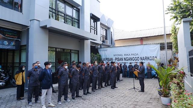 Seluruh Pegawai BPS Kabupaten Banjarnegara Melaksanakan Apel Dinas Pagi di Halaman Kantor